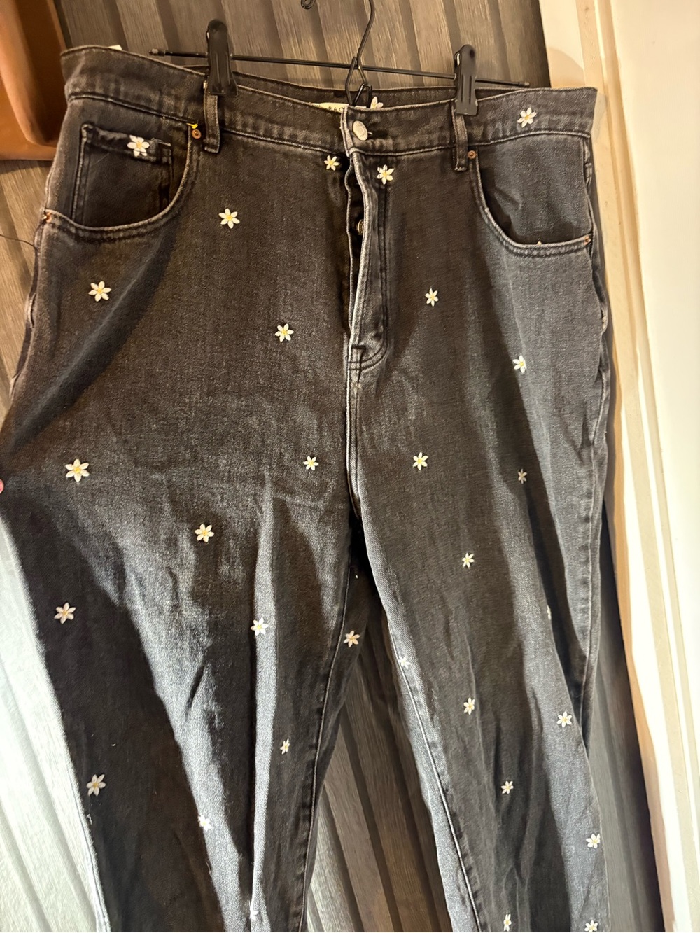PacSun Black High-Rise Jeans with White Daisy Embroidery